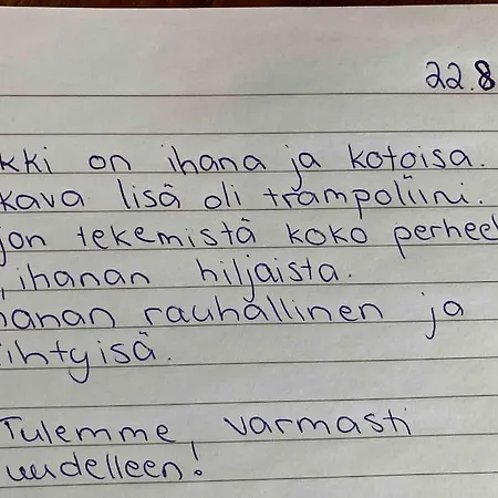 Hyppykallio, Laatulomat 別荘 *