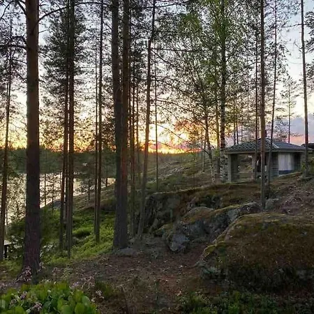 Hyppykallio, Laatulomat Juva