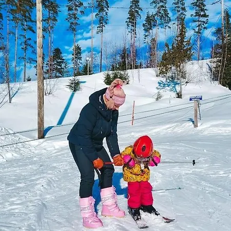 Hyppykallio, Laatulomat Loma-asunnot