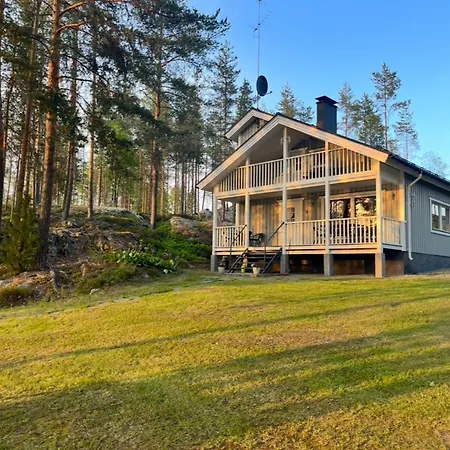 Hyppykallio, Laatulomat