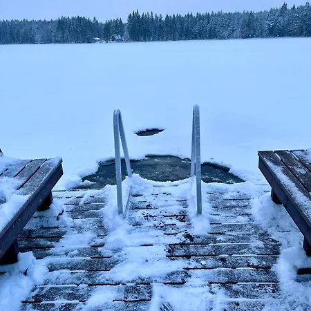Hyppykallio, Laatulomat بيت للعطل Juva