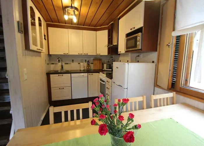 Hyppykallio, Laatulomat Juva